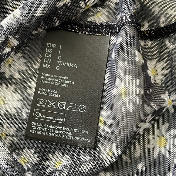 H&M Daisy Print Crop Top - Picture 12 of 13